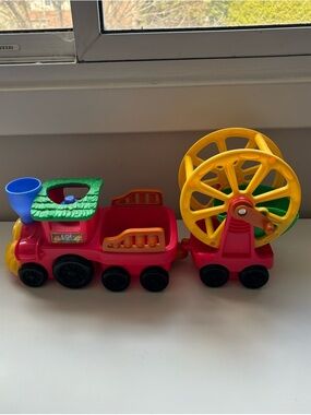 Little people zoo talker train